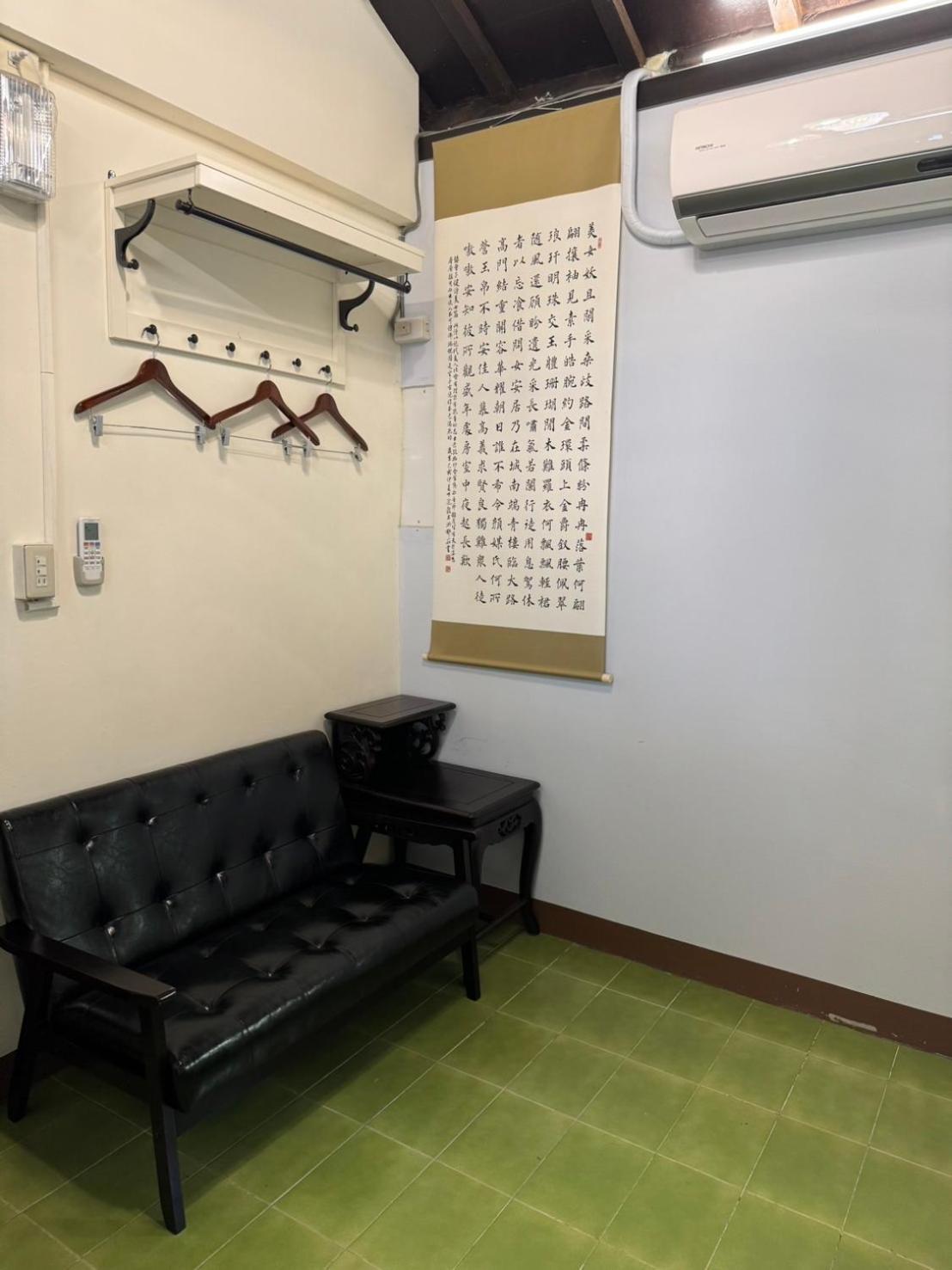 Naval Bureaucracy Apartment Kaohsiung Bagian luar foto
