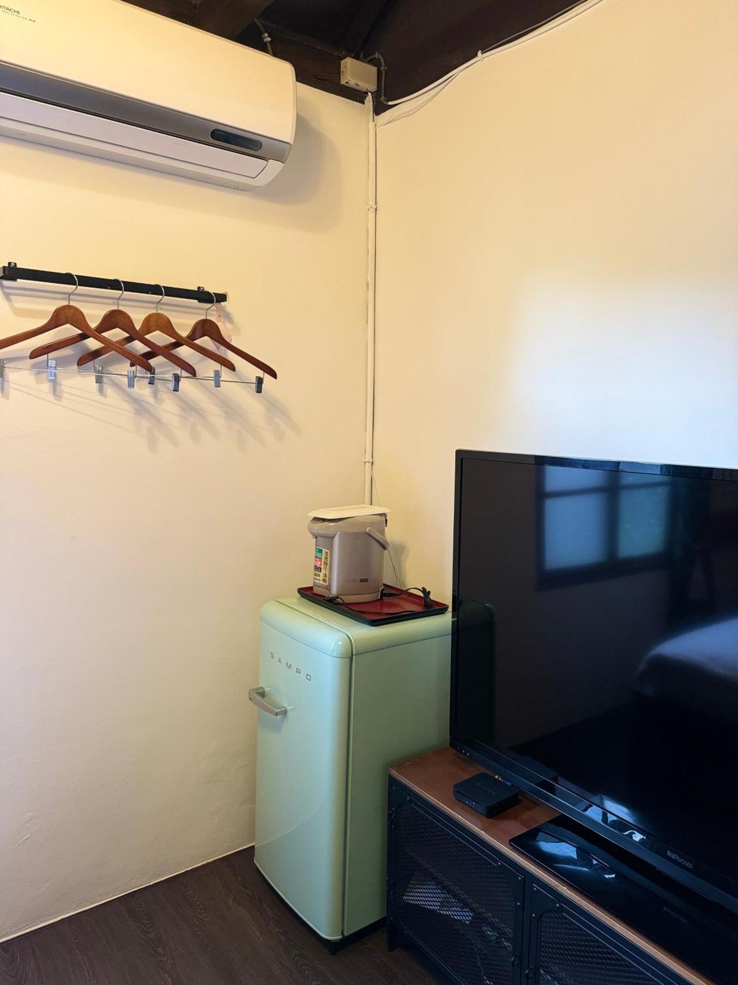 Naval Bureaucracy Apartment Kaohsiung Bagian luar foto